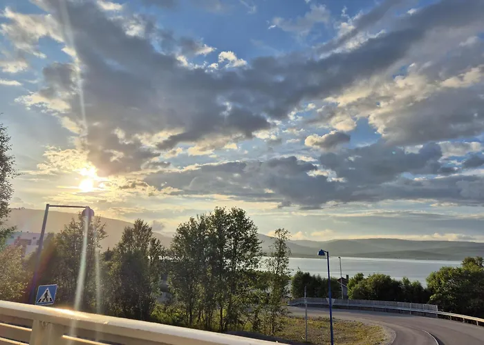 Lovely 4 Bedroom House With The View Of Aurora