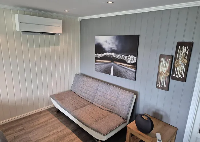 Lovely 4 Bedroom House With The View Of Aurora