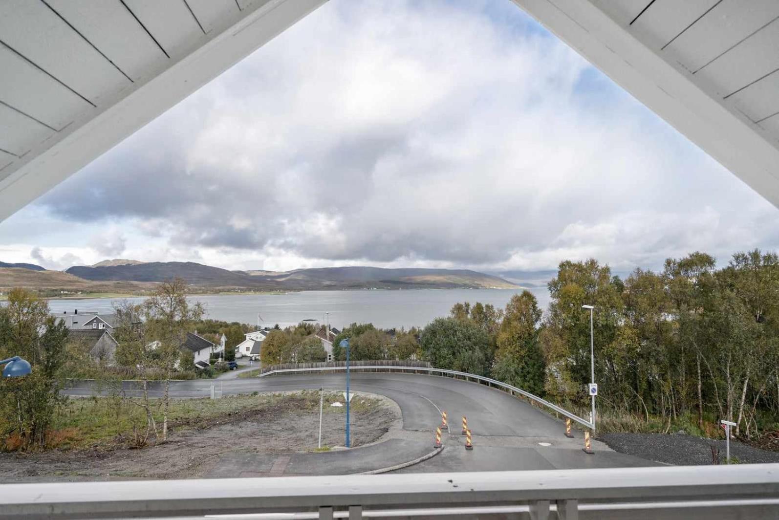 Lovely 4 Bedroom House With The View Of Aurora Holiday home *