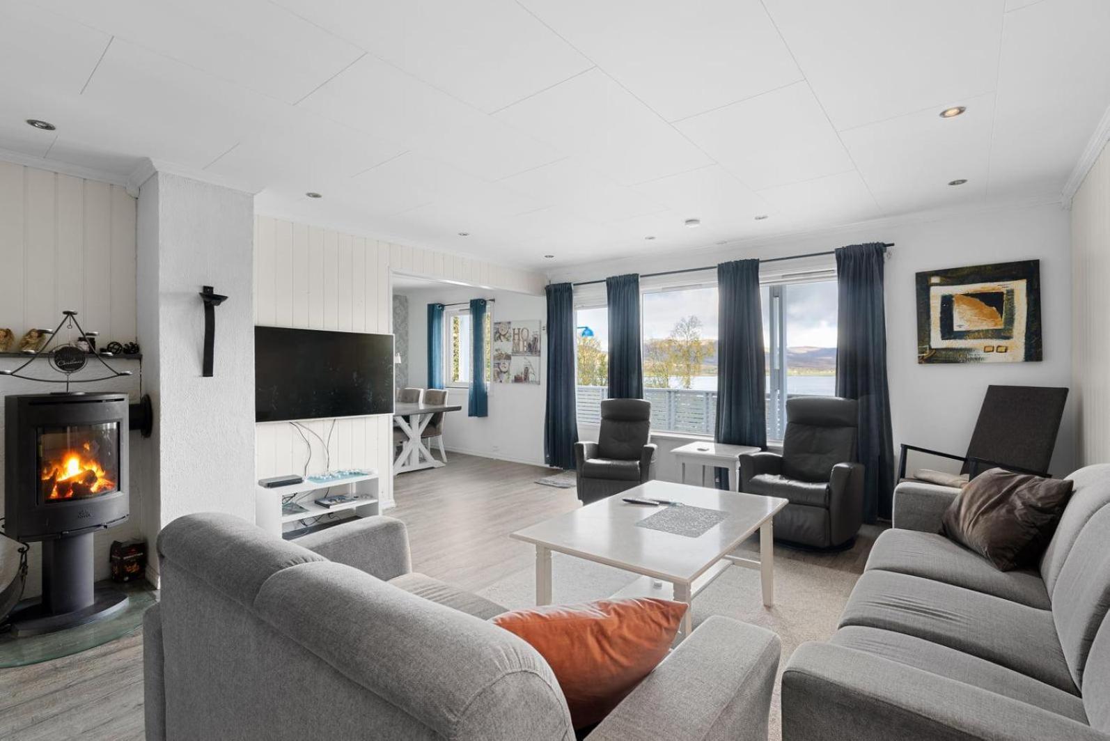 Lovely 4 Bedroom House With The View Of Aurora Holiday home *